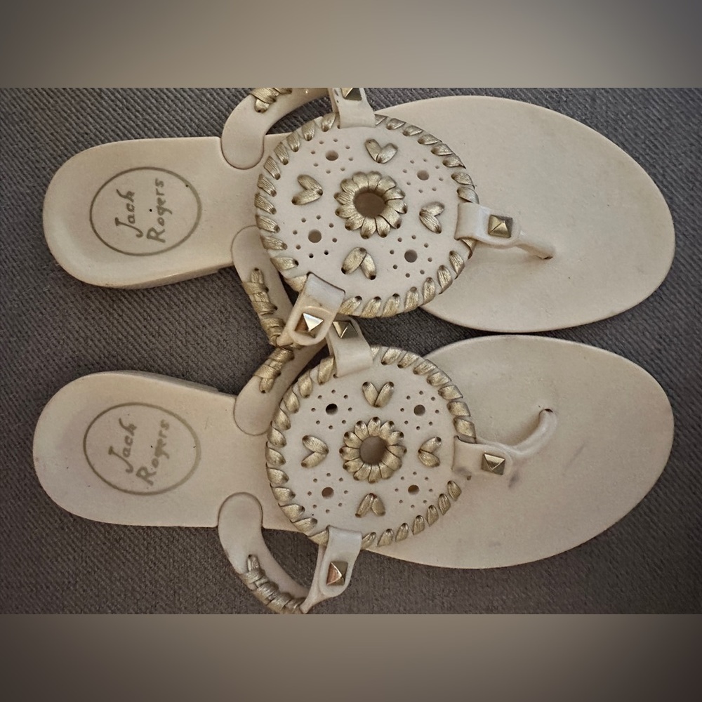 Jack Rogers Girls Georgica Jelly size 5 in a off white with gold trim size 5